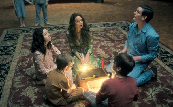 2. Призраки дома на холме (2018-…)