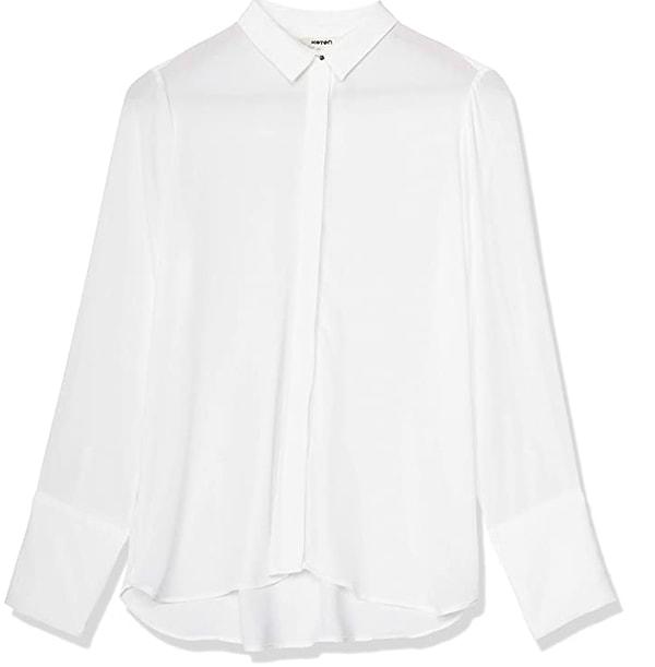 5. Süveterlerin, kazakların ya da blazerların içine giyip kombinleyebileceğiniz beyaz gömlek için fazla düşünmeyin, dolabınızda yoksa mutlaka bir tane ekleyin.