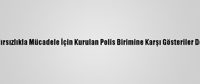 Nijerya'da Hırsızlıkla Mücadele İçin Kurulan Polis Birimine Karşı Gösteriler Devam Ediyor