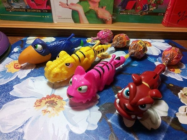 19. Одна из серий леденцов на палочке от известного бренда