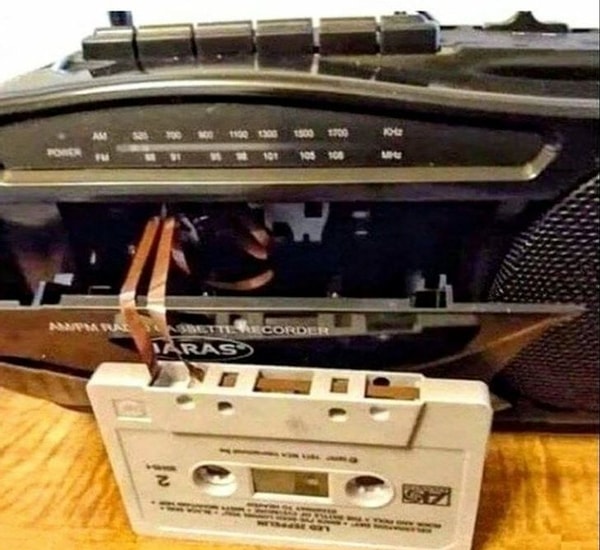 12. Когда это случалось с любимой кассетой - это был конец света