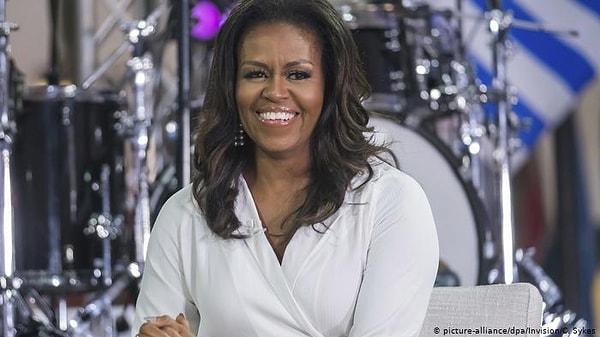 9. Michelle Obama lüks bir mağazada alışveriş yaparken, mekandaki tek siyahi kadın olmasından dolayı satış elemanı sanıldı.