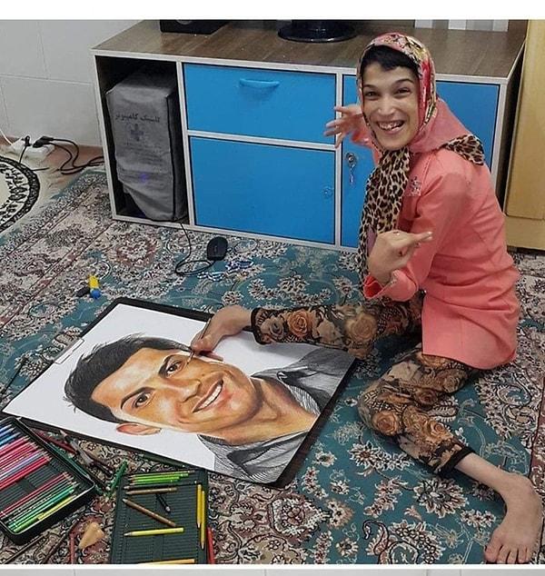 15. Felç olmanın hayalleri gerçekleştirmenin önünde engel olmadığını kanıtlayan 38 yaşındaki İranlı sanatçı.