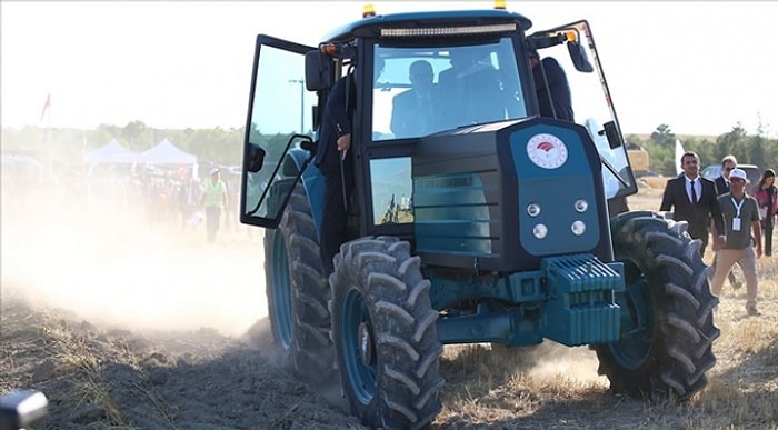 45 Dakikada Şarj Oluyor, Yaklaşık 7 Saat Çalışabiliyor: Türkiye'nin İlk Elektrikli Traktörü Seri Üretime Hazır