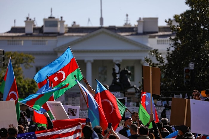 Beyaz Saray Önünde Azerbaycan'a Destek Mitingi Düzenlendi