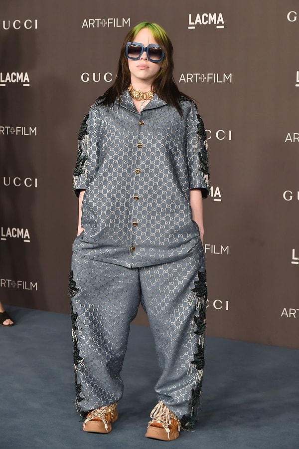 Ранее певица объяснила, почему всегда носит свободную одежду.