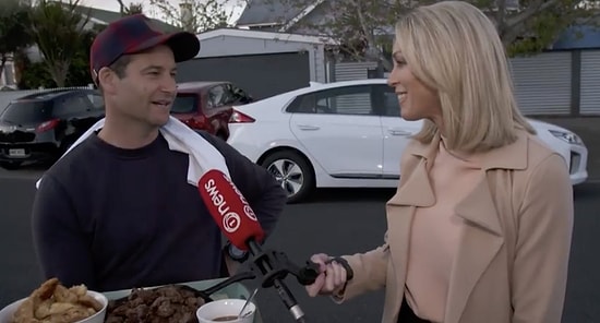 Yeni Zelanda Seçimleri Sırasında Başbakanın Kocası, Kapıda Bekleyen Habercilere Yemek Pişirip Götürdü