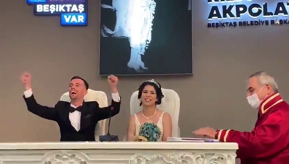 Nikah Töreni Sırasında, Damadın Arkadaşları Fenerbahçe Sloganı Attı: 'Gitme Sana Muhtacım'