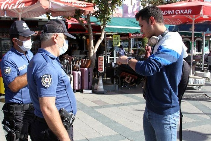 Maskesiz Bir Şekilde Sokakta Yürüyen Gençten Şaşırtan Savunma: 'Nefes Almak En Doğal Hakkım'