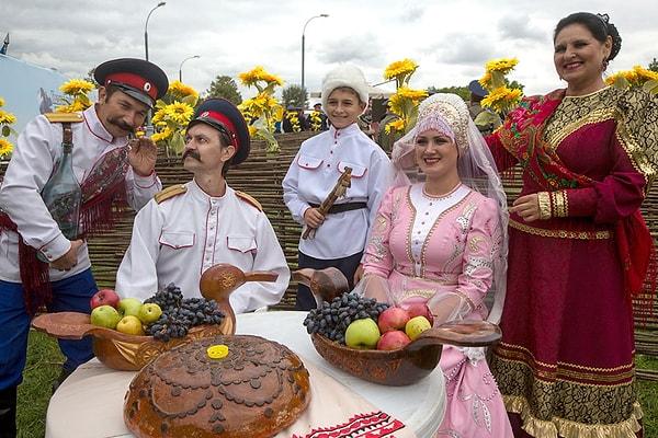 4. Rusya'da 'prensesi almak' gibi bir düğün geleneği var.
