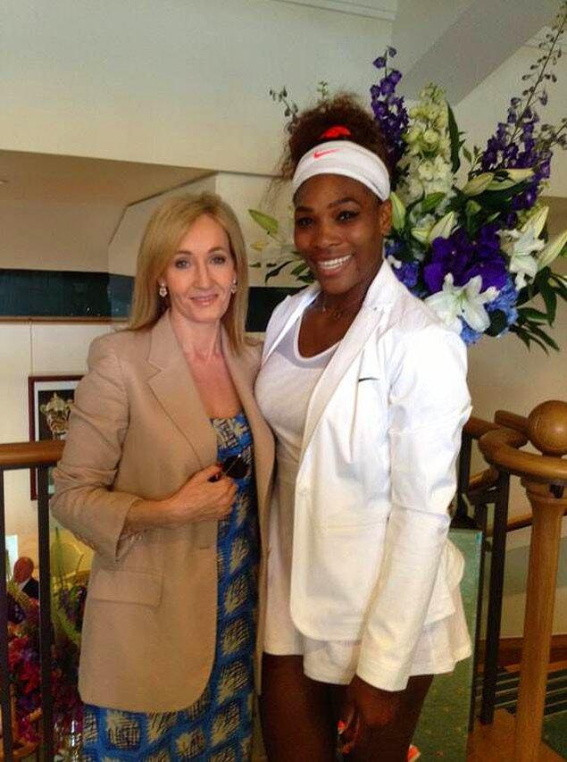4. Serena Williams'ın Harry Potter'ın yazarı J.K. Rowling ile bir fotoğrafı vardı hatırlıyor musunuz?