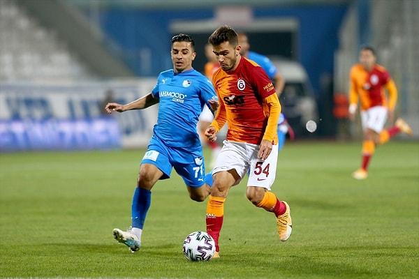 Galatasaray, 20. dakikada Belhanda'nın getirdiği topta Falcao'nun asistinde Emre Kılınç'ın golüyle 0-1 öne geçti.