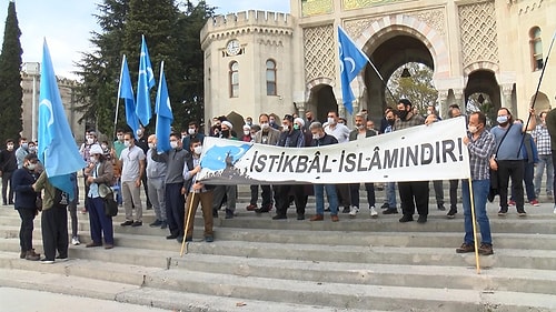 Cübbeli Ahmet Hoca'nın 'Büyük Provokatör' Dediği Şahıs Beyazıt'ta Ortaya Çıktı: 'İstikbal İslamındır'