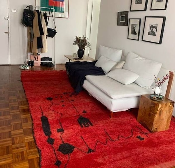 14. Этот яркий ковер продавался на распродаже на обочине дороги. Хорошая чистка - и он заиграл новыми красками!