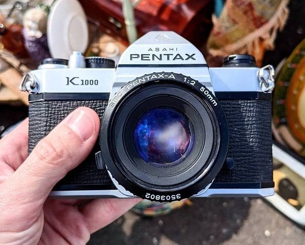 15. Работающий как часы Pentax K1000 за смешные для такой вещи 25 долларов.