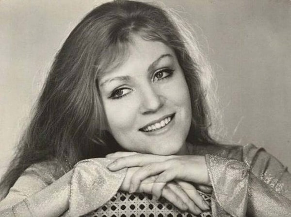 5. В какой республике СССР родилась певица Анна Герман?