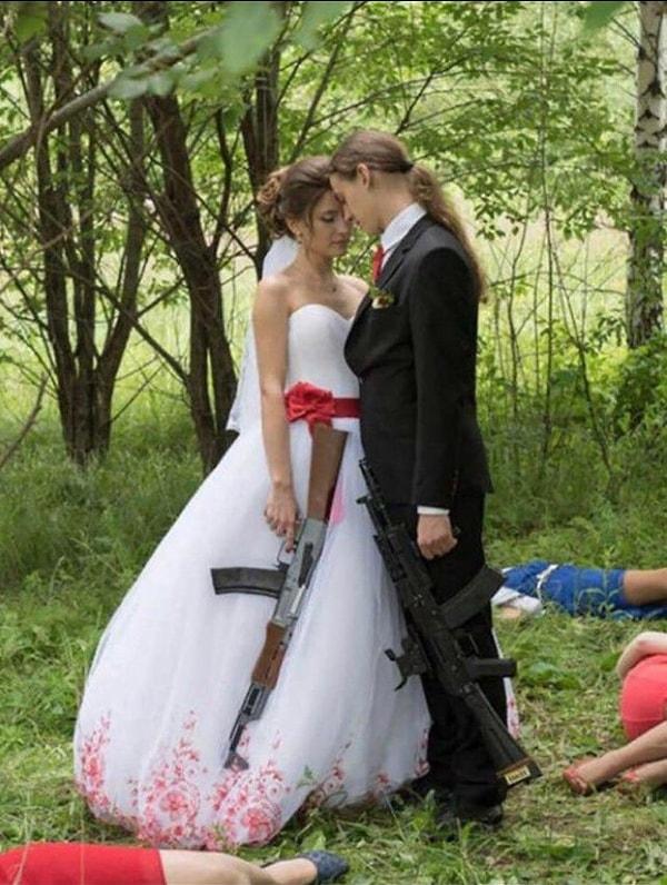 13. Cinayet konseptli düğün fotoğrafı çektirecek kadar da çıldırmayın ama ya!