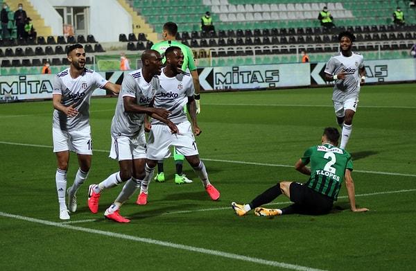 Beşiktaş, 13. dakikada Atiba'nın golüyle öne geçti.