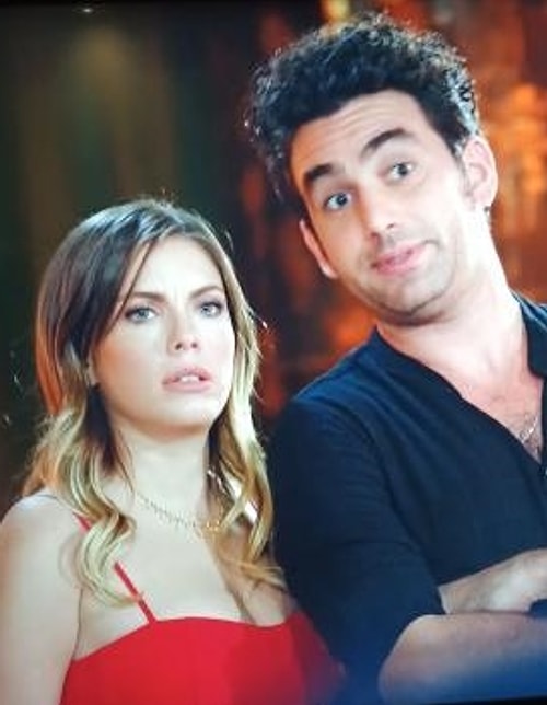 Sürpriz partide Yıldız ve Şahika da çok şıktı... Her ne kadar Yıldız'a bu biraz geç söylense de... ;)