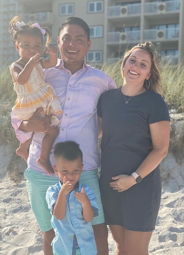 «Мои ученики чрезвычайно удивлены тем, что мяч для пинг-понга может поместиться внутри воздушного шара и что воздушный шар может растягиваться, не лопнув. Это просто хорошее наглядное пособие для них».