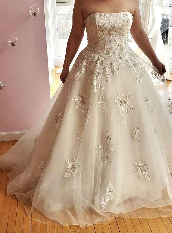 14. "Приобрела это эксклюзивное платье мечты из дорогого бутика по отличной скидке!"