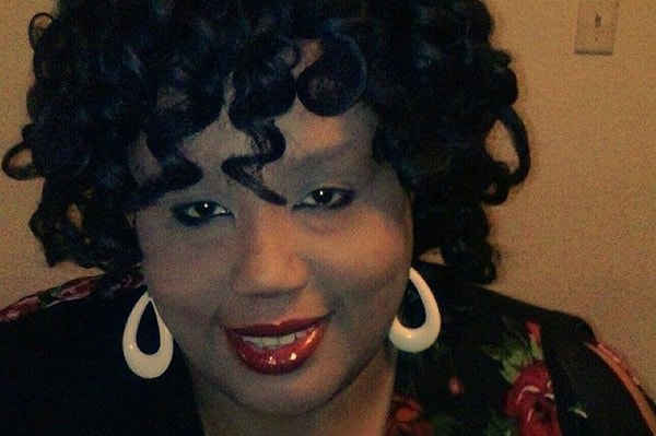 Amerika'nın Tennessee eyaletinde Laronda Jolly isimli 56 yaşındaki kadın, polis tarafından bir yığın kıyafetin altında cansız bir şekilde bulundu.