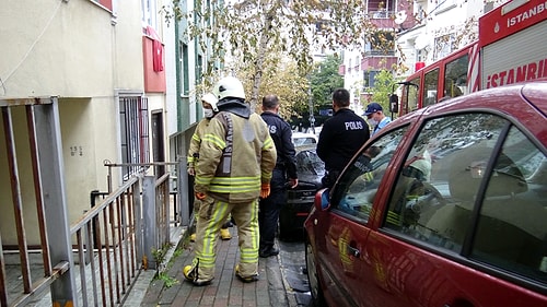 İzmir'deki Deprem Sonrası Avcılar’daki Bir Bina Boşaltıldı