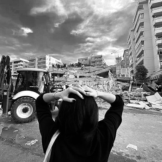 İzmir'de Yaşanan 6,6 Büyüklüğündeki Depremde Vatandaşlar Tarafından Kaydedilen Korkutucu Görüntüler