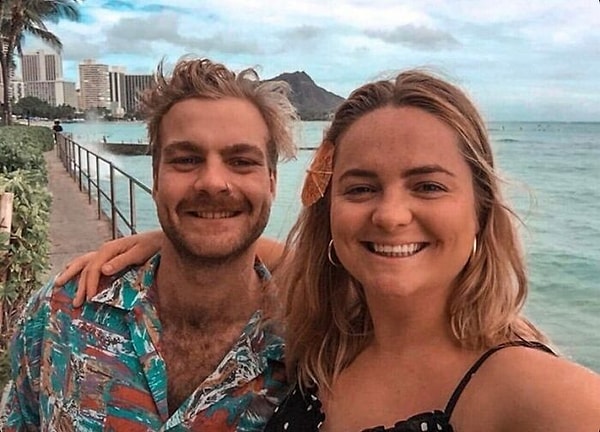 11. Брат с сестрой или пара?