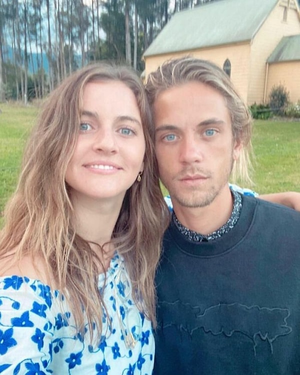 13. Брат с сестрой или пара?