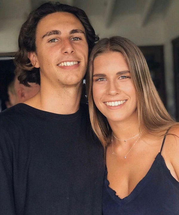 9. Брат с сестрой или пара?