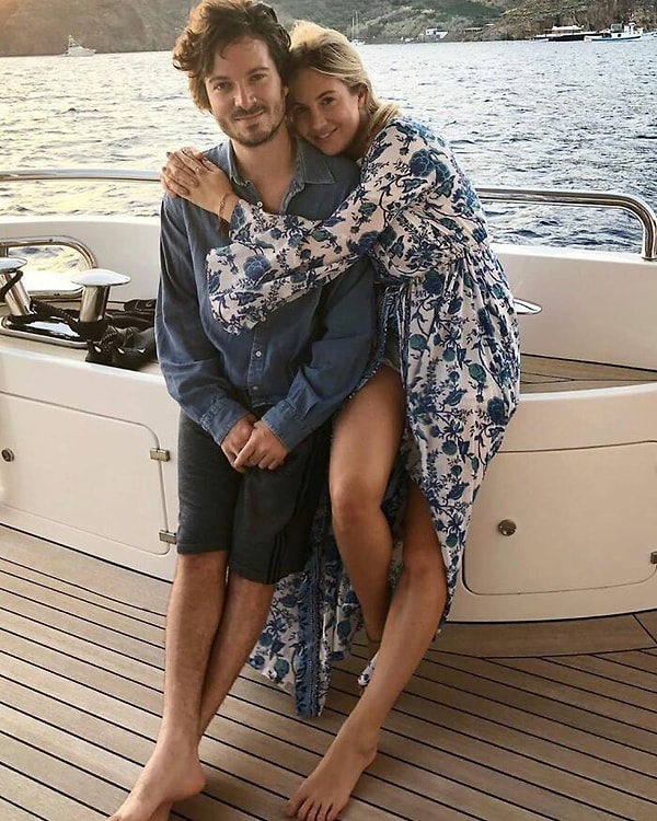 35. Брат с сестрой или пара?