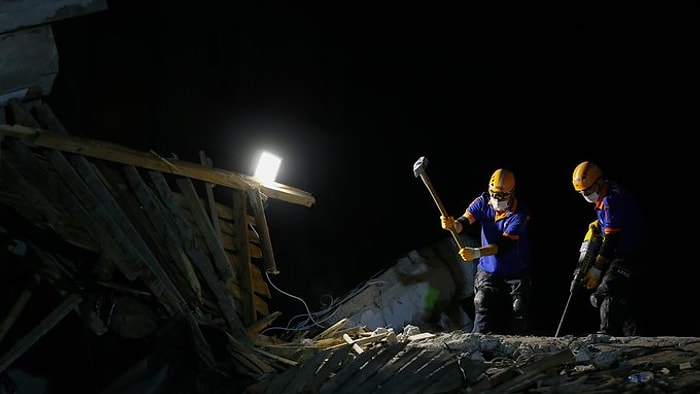 İlk Gün Yaşanan Tüm Gelişmelerle İzmir Depremi