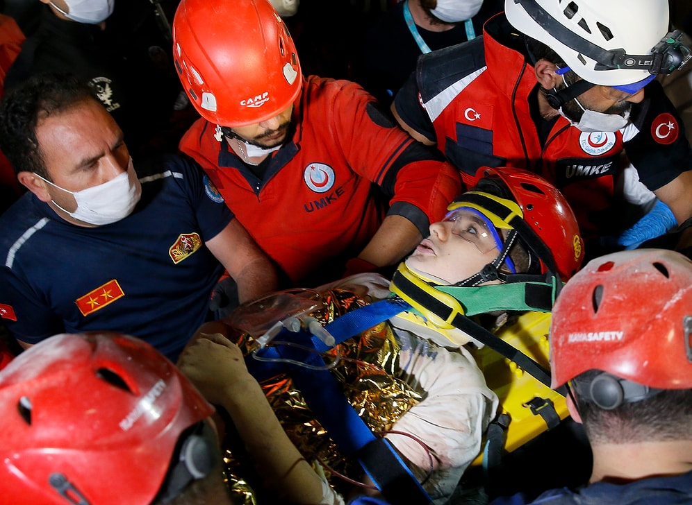 Kurtarma Ekibine 'Abi Sen Gitme' Diye Seslenmişti: 15 Yaşındaki Günay Enkazdan Kurtarıldı