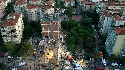 Tamamı 1999 Depreminden Önce İnşa Edilmiş: Bayraklı'da Can Pazarı Yaşanan 12 Bina Ruhsatlı