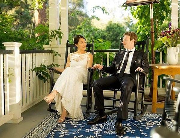 5. Zuckerberg'in düğününe gelen davetliler aslında Zuckerberg'in eşi Priscilla Chan'ın mezuniyetine gittiklerini düşünüyorlardı.