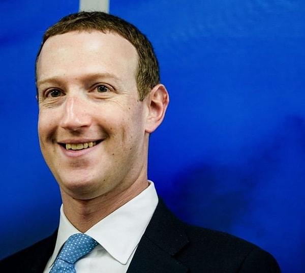 Facebook'un kurucusu ve CEO'su olan Mark Zuckerberg çoğu insan tarafından dünyanın en nüfuzlu insanlarından biri olarak görülmektedir.