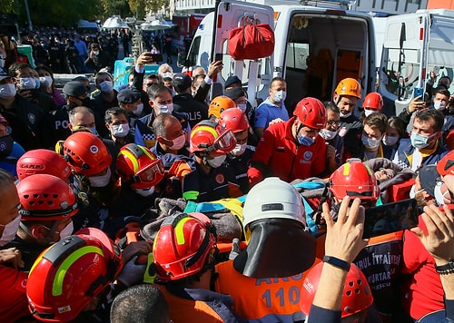 23 Saat Sonra Mucize Kurtuluş: Anne ve 3 Çocuğu Enkazdan Sağ Çıkarıldı