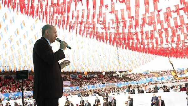 "İzmir'de yıkılan evlerin yenilerini yapacağız"