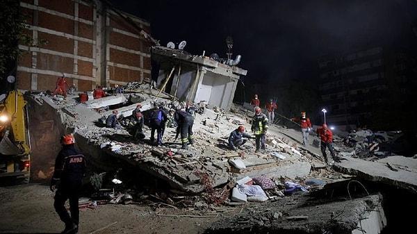 İzmir dün 6,6 büyüklüğündeki depremle felaketi yaşadı.