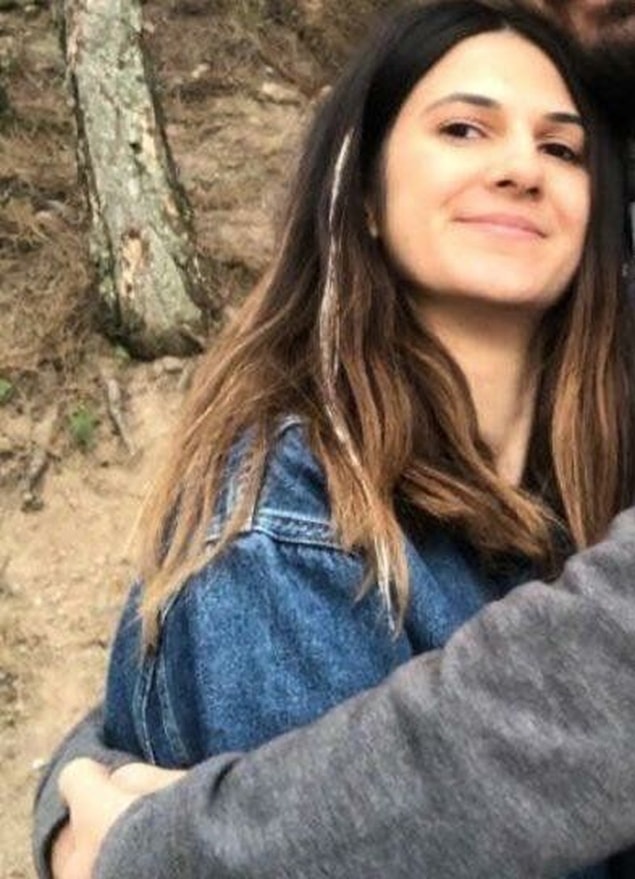 İzmir Katip Çelebi Üniversitesi Tıp Fakültesi Diş Hekimliği bölümünden mezun olan Buse Demir hayatını kaybetti.