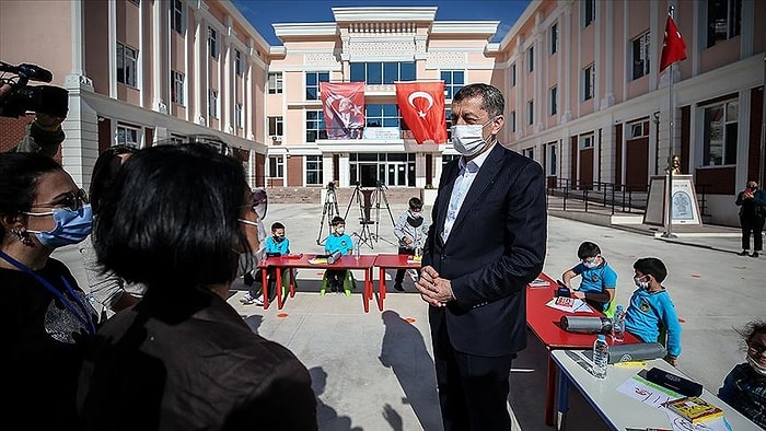 İzmir'de Okullarımızla İlgili Endişe Edilecek Durum Yok