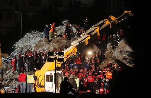 İzmir Depreminin 4. Günü: Can Kaybı 95'e Yükseldi, 5 Binada Çalışmalar Devam Ediyor