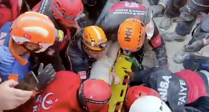 Minik Ayda'nın Enkazdan Çıkarılma Anı Kameralara Yansıdı!