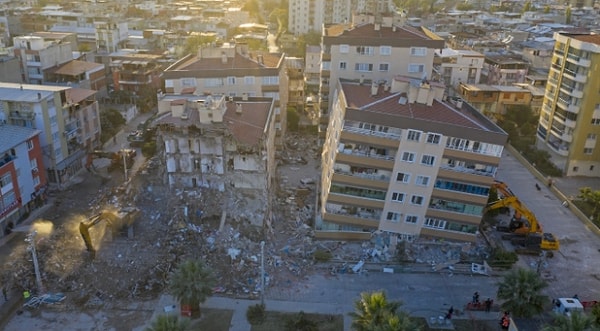 14:30 | AFAD, İzmir'deki depremde can kaybının 107 olduğunu, 144 kişinin tedavisinin sürdüğünü açıkladı