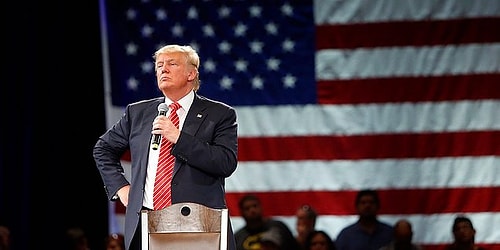 Trump'ın 2020 Yılında Düzenlediği Mitinglerinde Gerçekleştirdiği Birbirinden Garip ve Utandırıcı 16 Olay