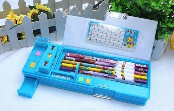 12. Сверхмодный иностранный пенал для карандашей