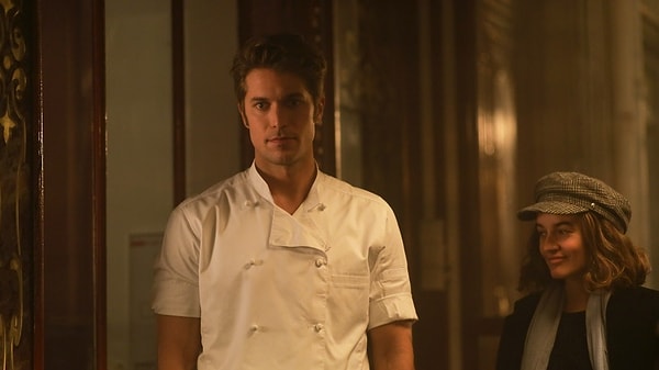 12. Габриэль действительно работал в ресторане