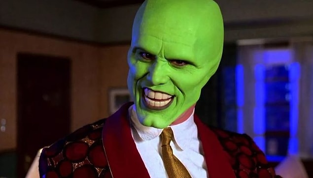 13. 'Maske' filminde Jim Carrey, kocaman dişlerinin olduğu sahnelerde sessiz olacaktı ancak başarılı aktör bu takma dişlerle konuşmayı öğrenmiş.