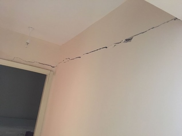 2. Söylemeye bile gerek yok ama yine de hatırlatalım, binada hasar veya çatlak olup olmadığını kontrol edin.